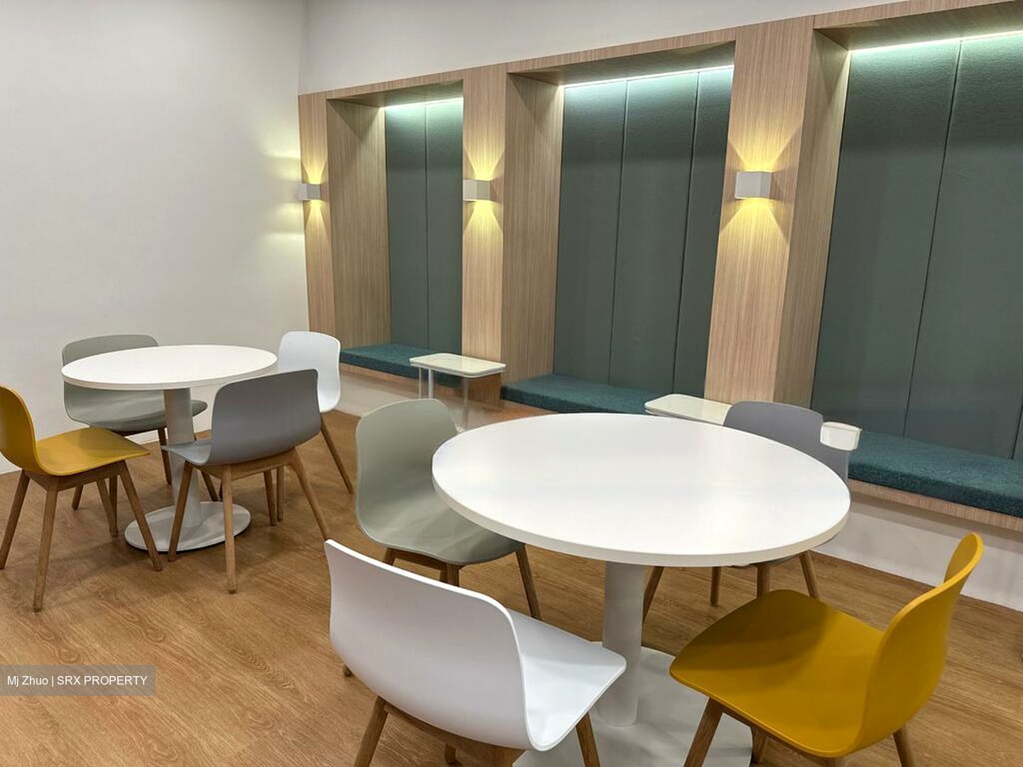 Tung Centre (D1), Office #454709801
